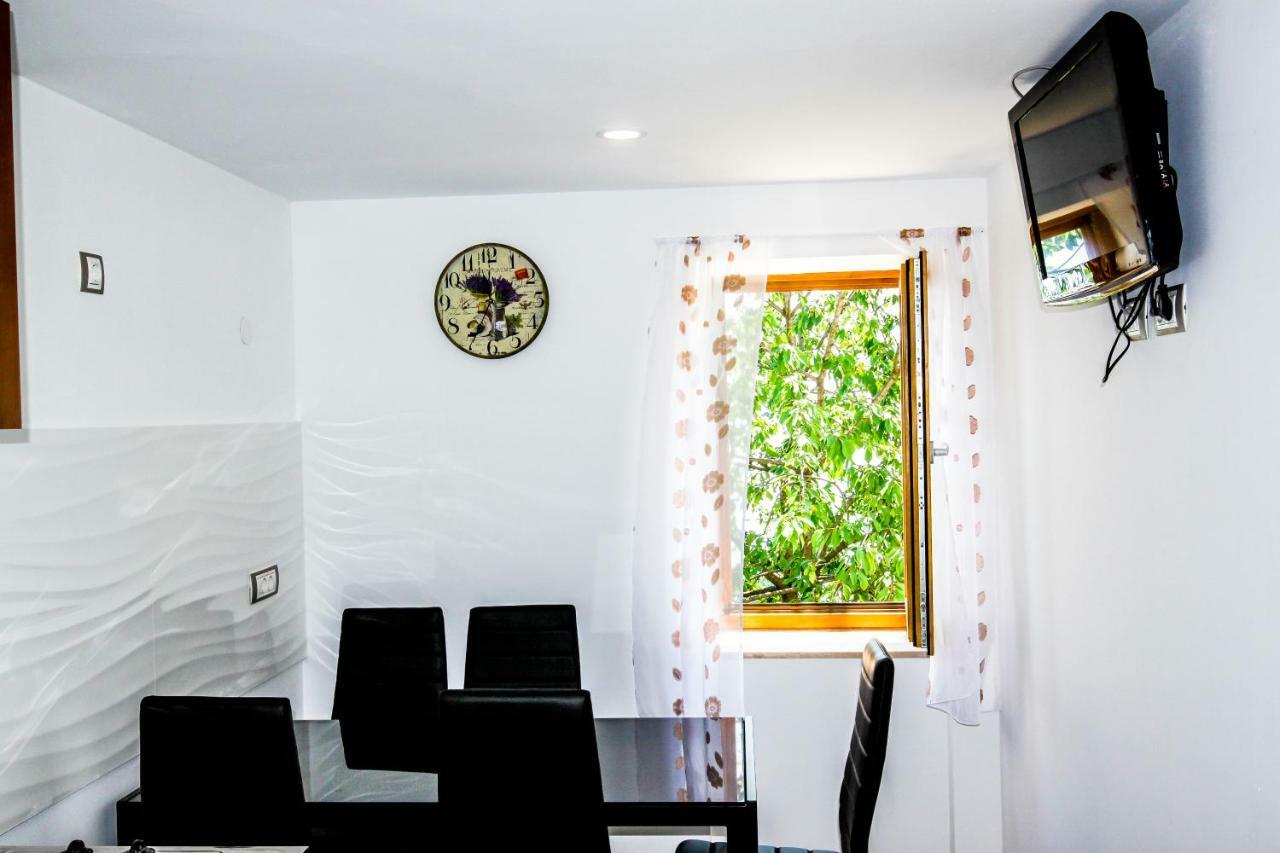 Apartment Bugenvilija Lovran Exterior photo