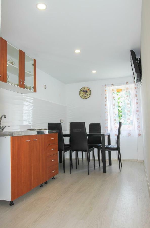 Apartment Bugenvilija Lovran Exterior photo